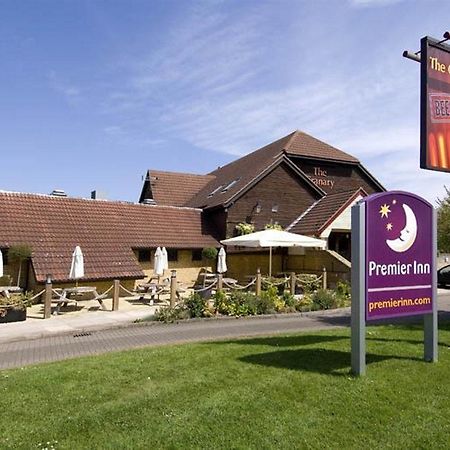 Premier Inn Peterborough - Ferry Meadows Bagian luar foto
