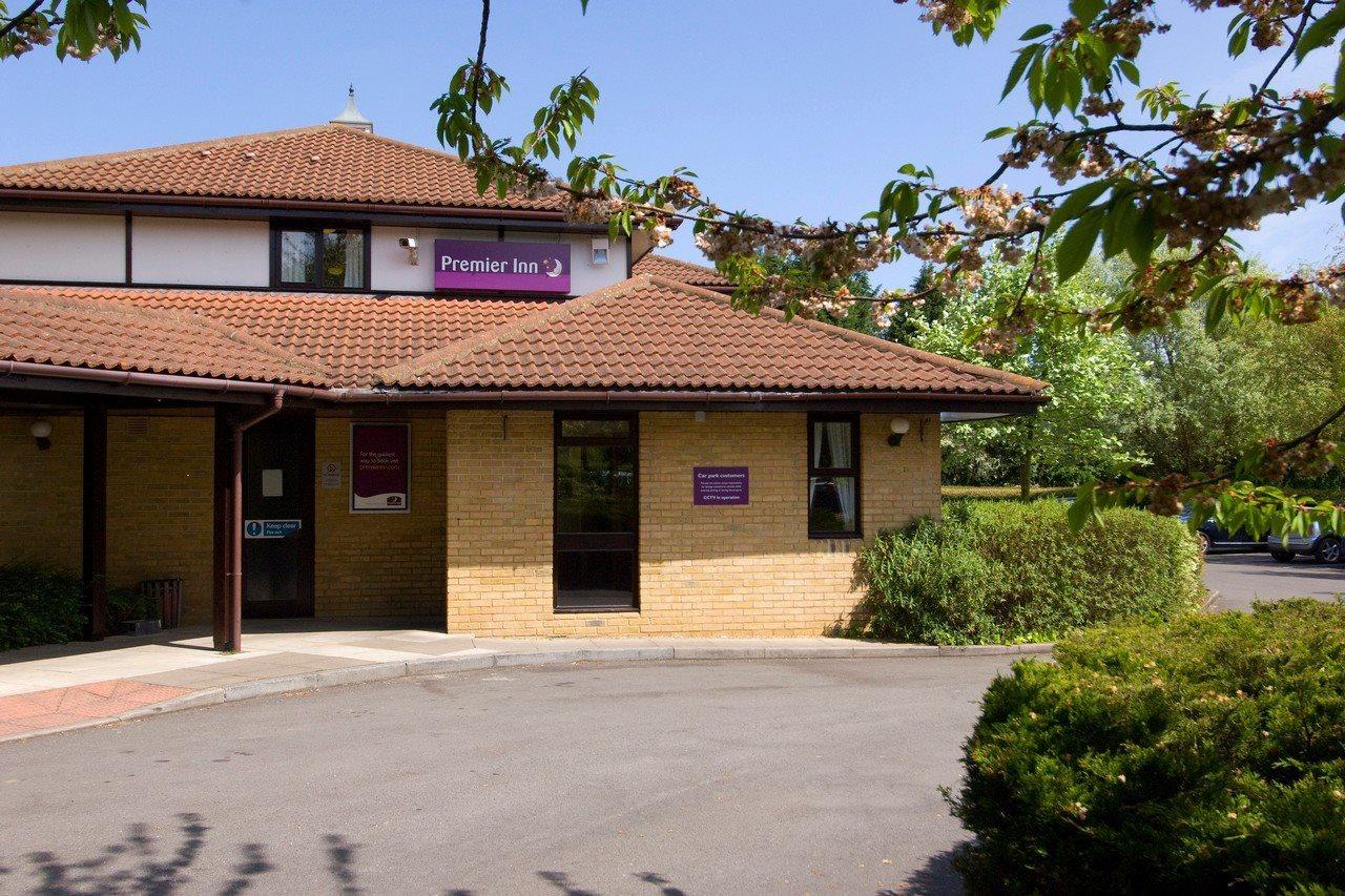 Premier Inn Peterborough - Ferry Meadows Bagian luar foto