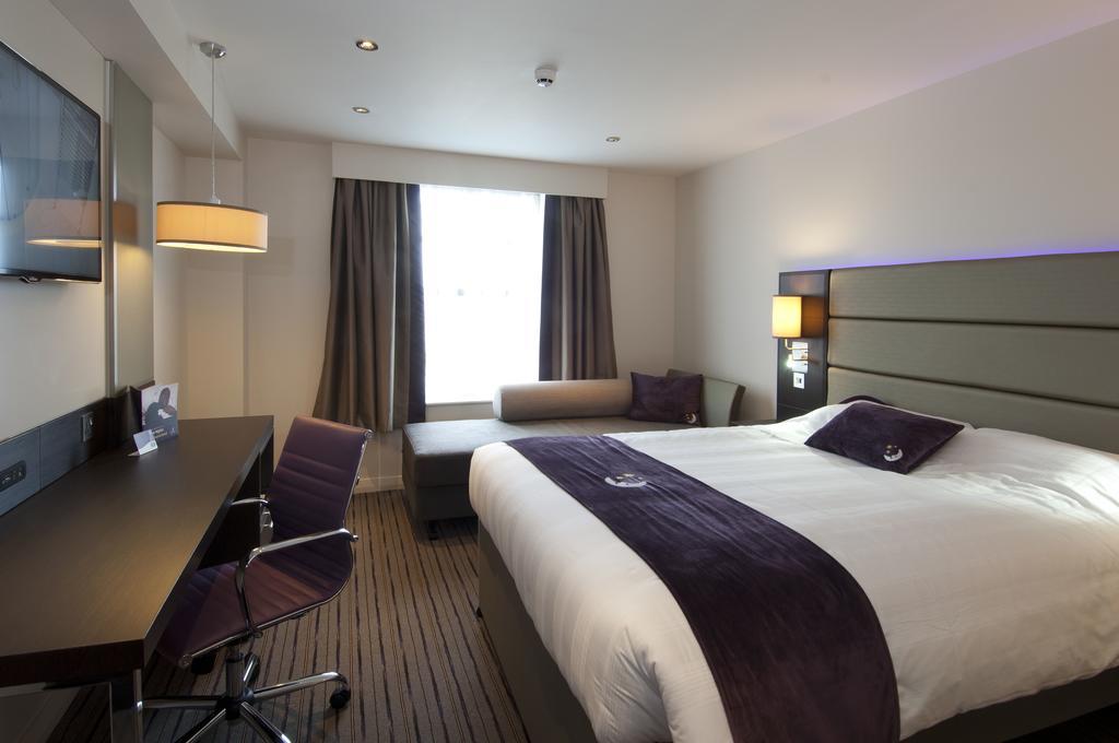 Premier Inn Peterborough - Ferry Meadows Bagian luar foto