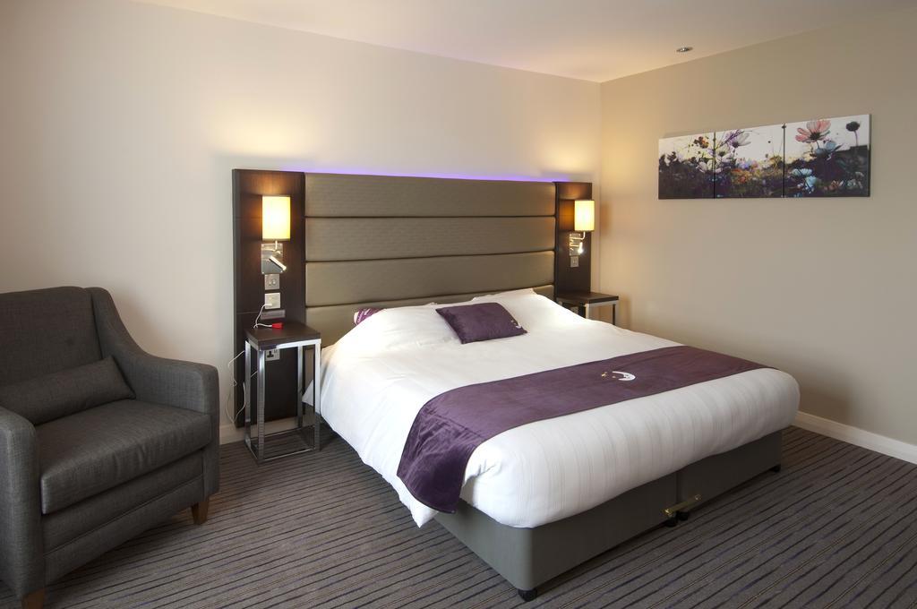 Premier Inn Peterborough - Ferry Meadows Bagian luar foto