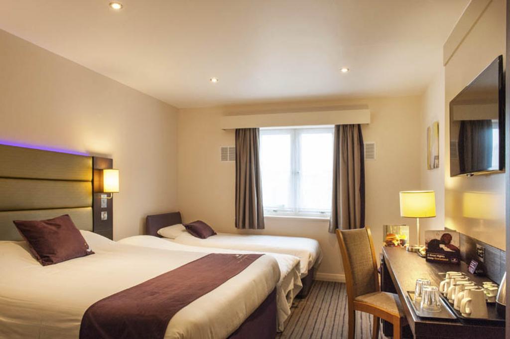 Premier Inn Peterborough - Ferry Meadows Bagian luar foto