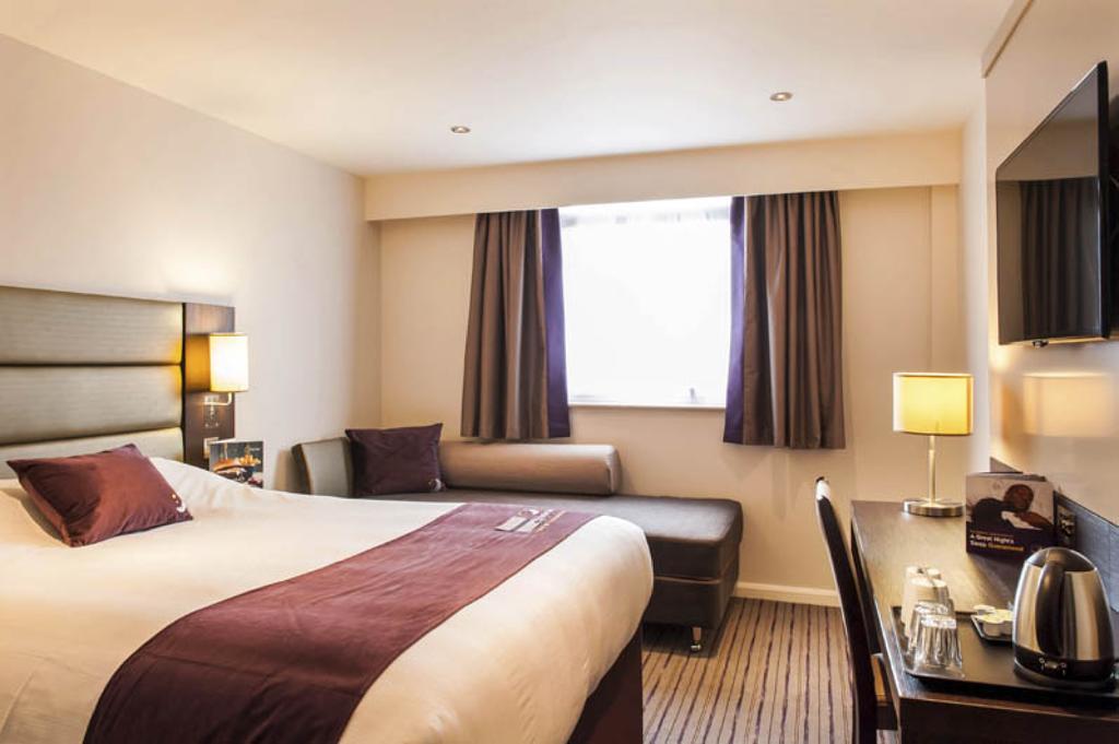 Premier Inn Peterborough - Ferry Meadows Bagian luar foto