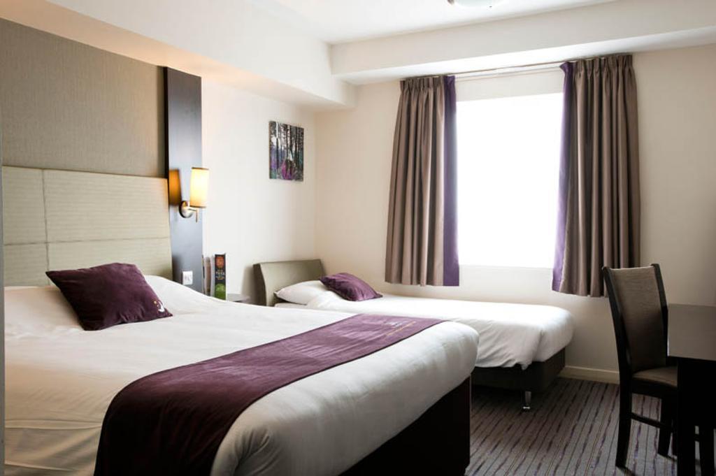 Premier Inn Peterborough - Ferry Meadows Bagian luar foto