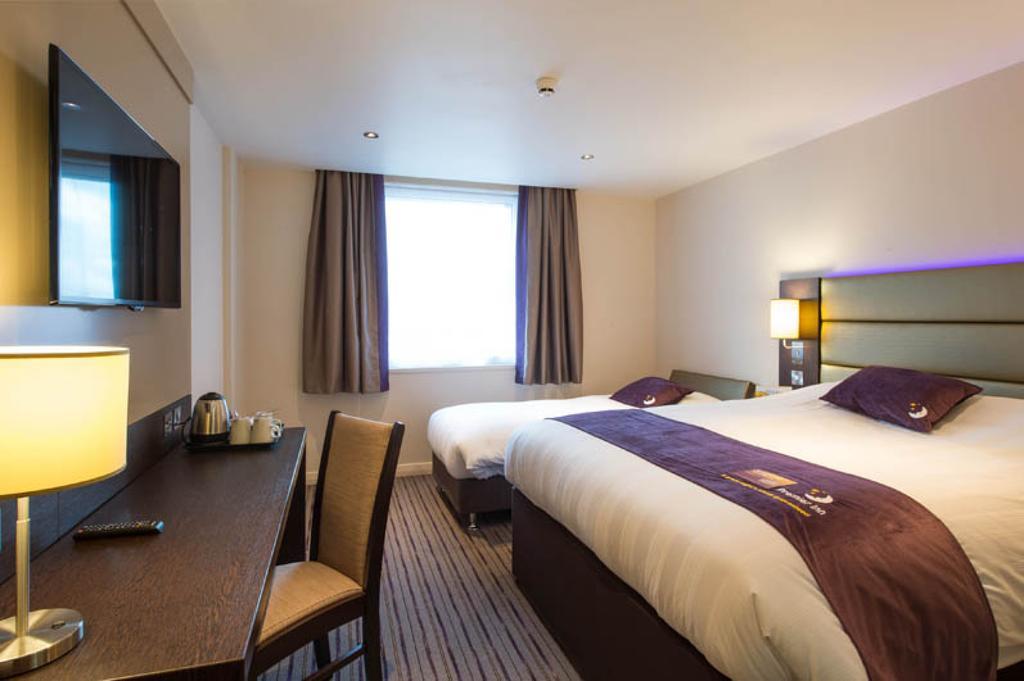 Premier Inn Peterborough - Ferry Meadows Bagian luar foto